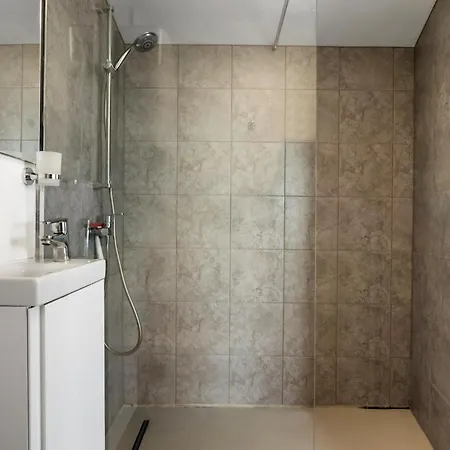 1 Bedroom Stunning In